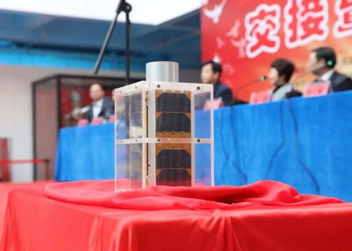 “淮安号”恩来星为中国第一颗应用主动离轨装置的立方体卫星。