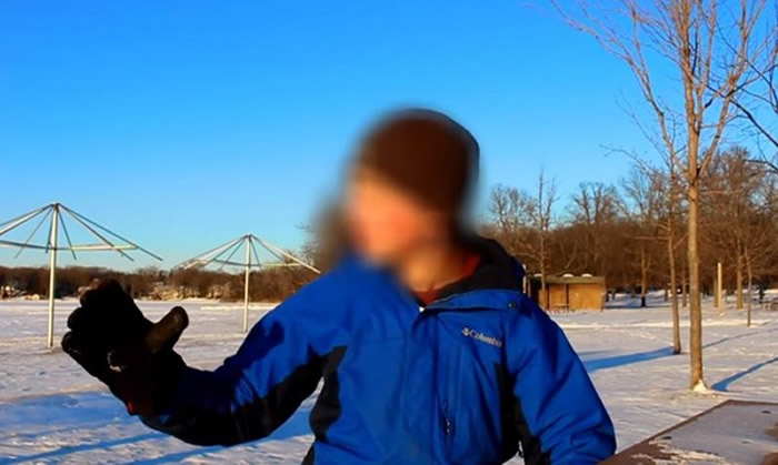 ����һ��͸¶˵������ʵ��ֻ��Ƭ�����������ഩԽʱ�յ�ʱ����ʱ����Ҳ���������Ť����״������