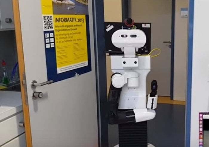 德国科学家研侍应机器人 帮忙到电冰箱里拿啤酒