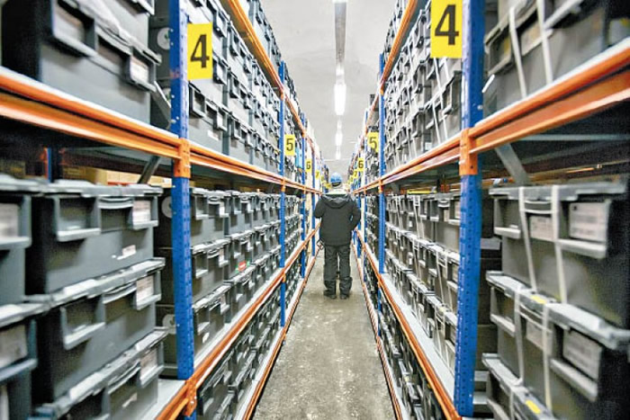 种子库内有数千种植物的种子。