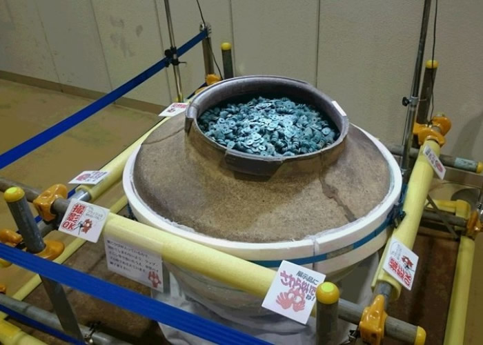 日本埼玉县新井堀遗迹现中世纪大瓮 或藏逾20万枚铜钱