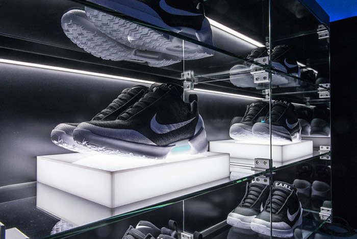 能“自动系鞋带”的Nike HyperAdapt 1.0登场