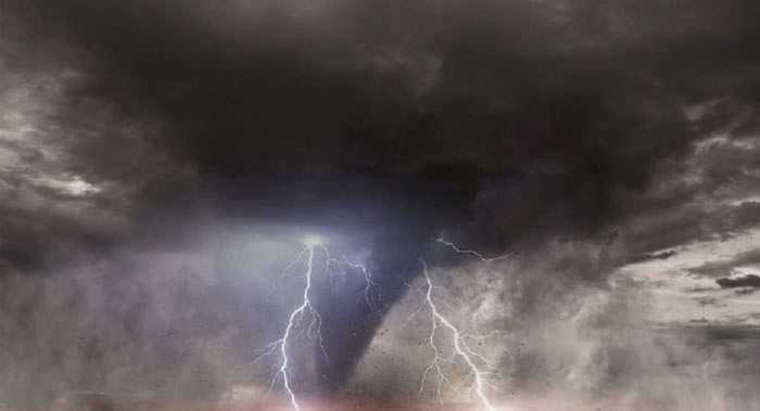 美国男子沉迷网络游戏《堡垒之夜》 即便龙卷风来袭也不放下