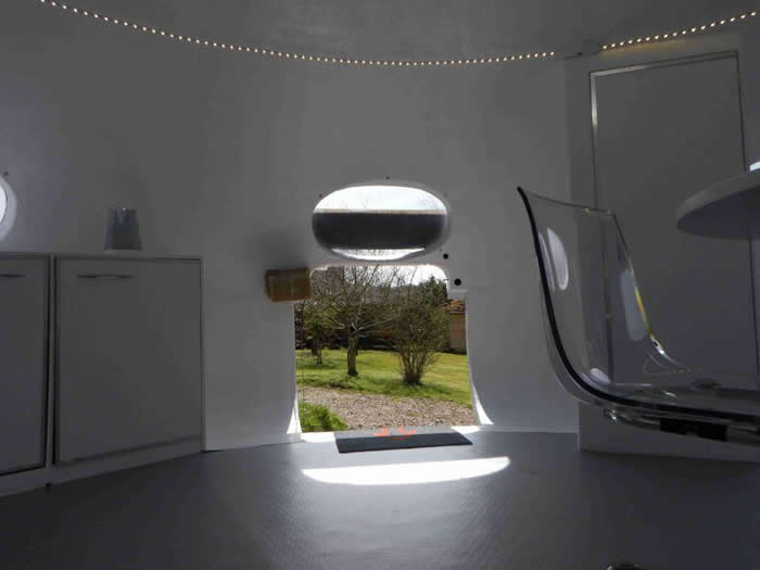 Ӣ������˹�ơ��ɵ��ȼ��ݡ� ����ס�����澲�������˽���