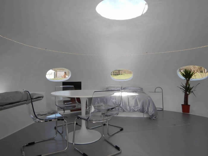 Ӣ������˹�ơ��ɵ��ȼ��ݡ� ����ס�����澲�������˽���