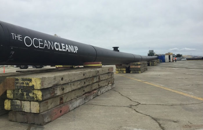 斯拉的团队希望机器可以清除海洋中大部分的塑料垃圾。