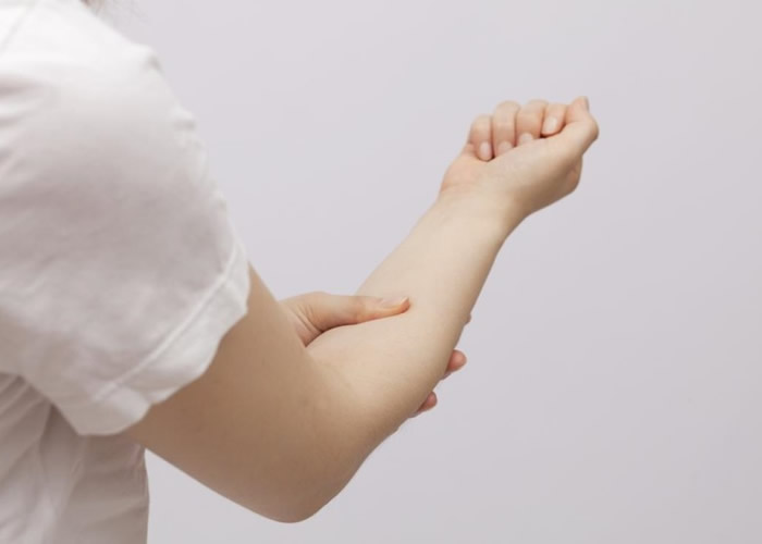 若技术获通过,准患者的前臂会出现细小纹身预警。(资料图片)