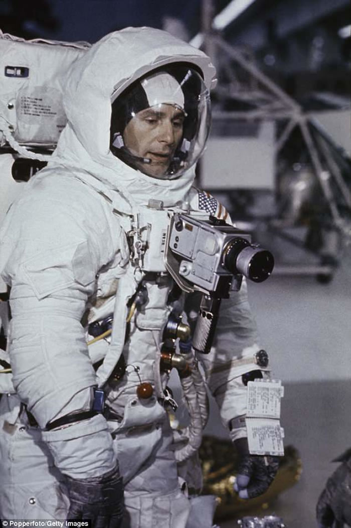 4λ½ԱȶAlan Bean 86