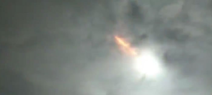 ��Ƶ��ʾһ����ʯ�����Ͼ���׹��