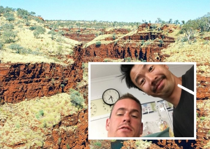 赖特(小图左)及其朋友(小图右)于卡里基尼国家公园旅游期间,不幸遇上毒蛇。