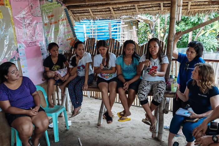 ������������ҵ���̽�ռҺ�ɪ���ܵ������ң�������������������л����� PHOTOGRAPH BY HANNAH REYES MORALES, NATIONAL