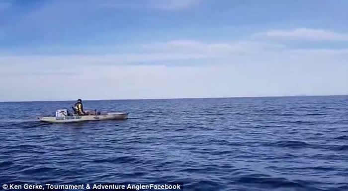 ���޵����޾���ʹ����β�� ������Ž�ˮ���ĵ����Ƭ��