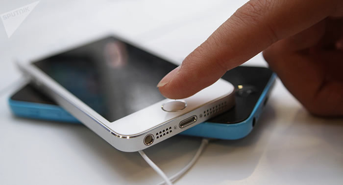 �Ĵ����ǰ������´�ѧ�о���Ա������iPhone�ֻ����ٳ�缼��