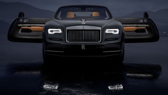 向最伟大的物理学家霍金致敬 劳斯莱斯让车内下起流星雨