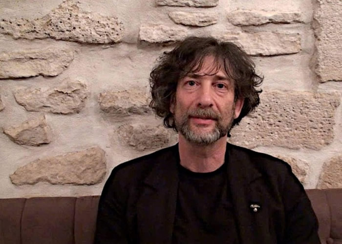 盖曼擅长写科幻小说。