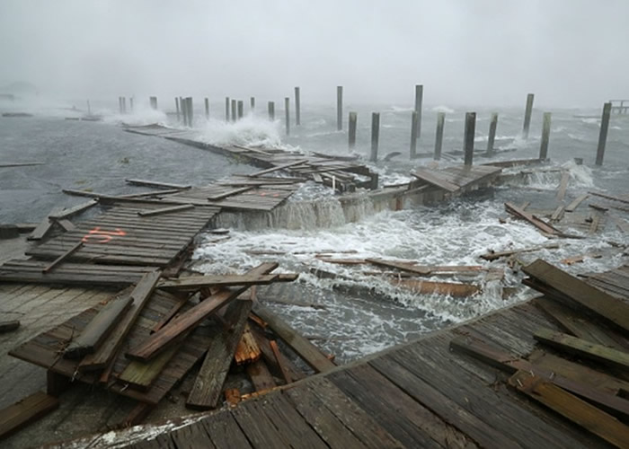 “一生人一遇”飓风佛罗伦斯袭击美国 大西洋再有风暴