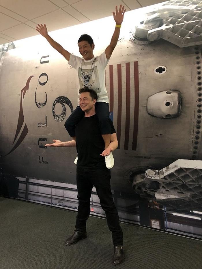 SpaceX公司老板马斯克不排除与日本富豪前泽友作一道前往月球旅行