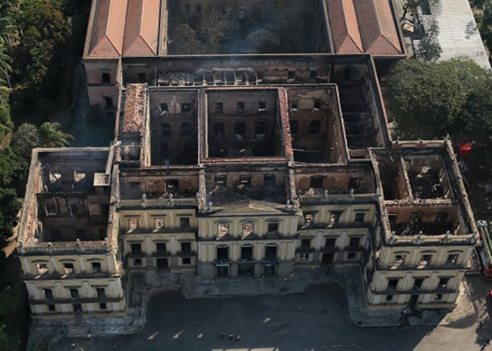 大火过后境况惨不忍睹。