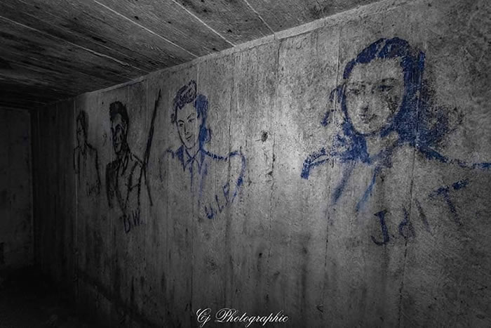 Ӣ���о���Ա�ڵ¹�Ľ��ڷ��ն��﷢�ֶ�սʱ�ڶ�ܿ�Ϯ���˻���Ф��