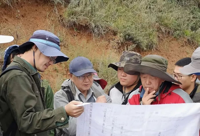 ���Ժʿ��ռ����ʮ������Ұ�⿼��һ�ߡ������ʡ���Ӳ��ͷ��