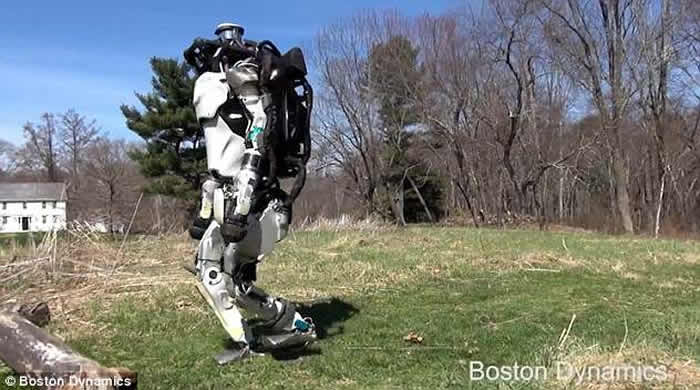 美国波士顿动力公司的类人类机器人“Atlas”会后空翻还会跑酷