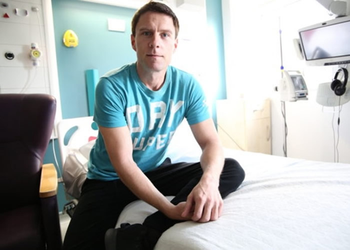 沃尔特接受手术治疗癌症。