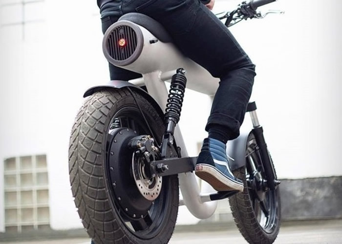 Pocket Rocket�ǳ����С�ɣ��������ֻ���ʽ�ٿء�