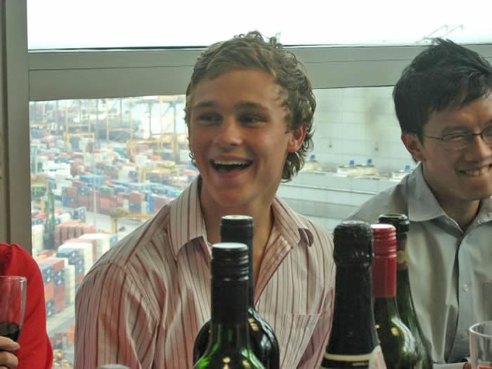 �Ĵ�����19�����Ӵ�ĳ��±������Ⱦ���ݹ�Բ�߳没 8���ȥ��