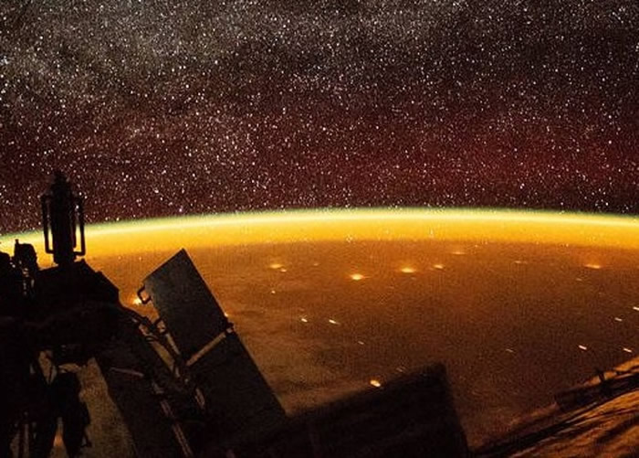 ���ʿռ�վ���㵽���С��������󡱸��ǵ���