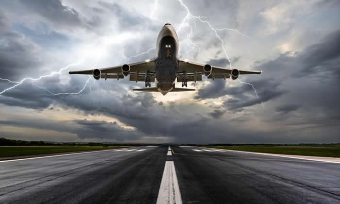 ����Ӧ���ڷɻ��켣���㷨��������Ԥ���Ĳ�ȷ���������ƿ��н�ͨ