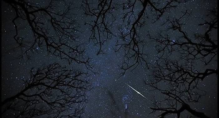 俄罗斯哈巴罗夫斯克边疆区大型陨石坠落遮断了布列亚河河床?