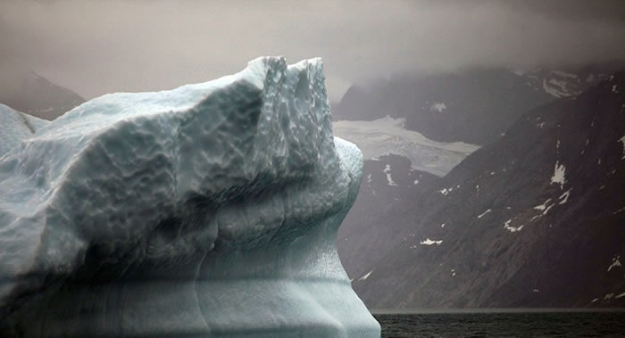 从2003年起格陵兰岛冰川融化的速度增加了4倍