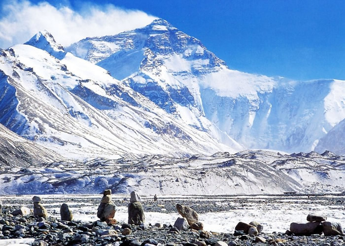 珠峰绒布寺以上核心区域禁止旅游。