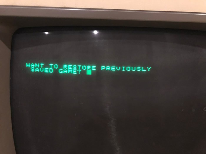 美国纽约教授在阁楼意外发现30年历史的Apple lle电脑 居然仍能使用