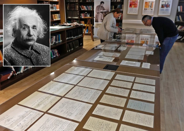 希伯莱大学展出爱因斯坦(小图)的珍贵手稿。