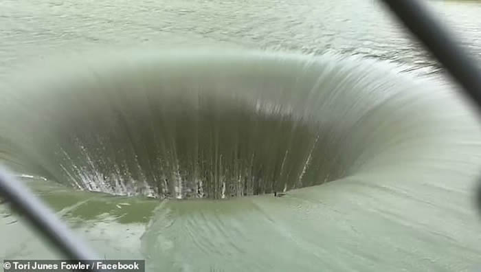 ��������������Ѽ�Ӳ��ұ����뱴Ү��������ҫ֮�ס� �����ӹ����Ź�