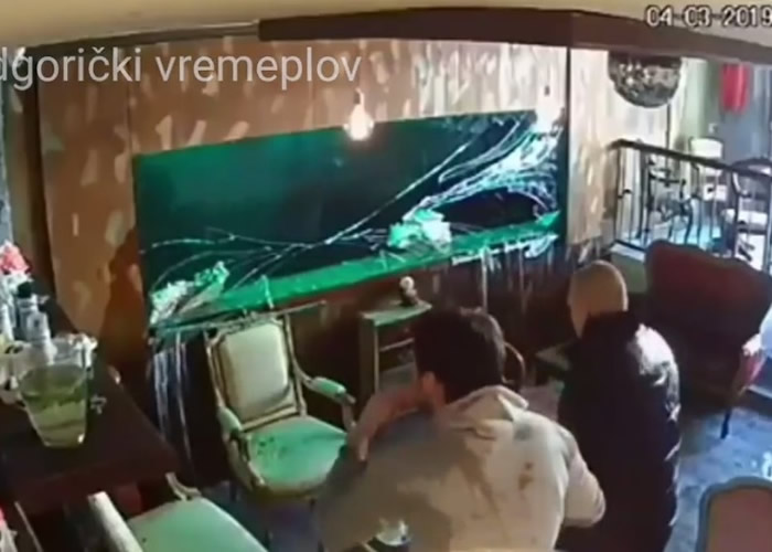 �������������ֳ�һƬ�ǽ衣