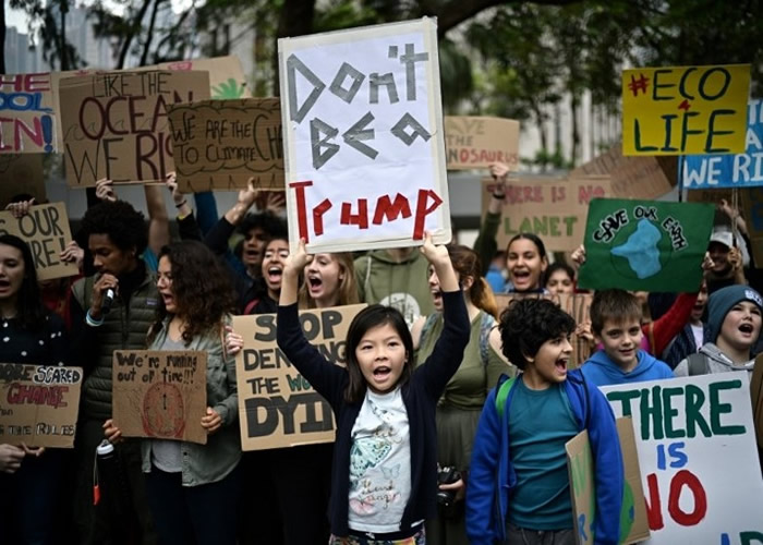 香港学生罢课上街,敦促当局采取行动解决气候变化。