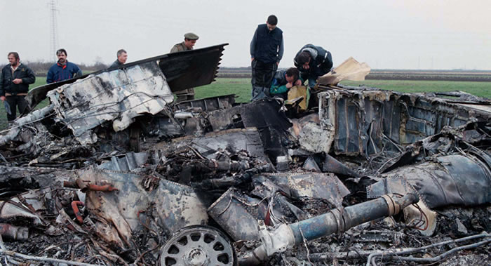 1999��3��27������ά������λ�����������һ���ġ�ҹӥ��F-117����ս������