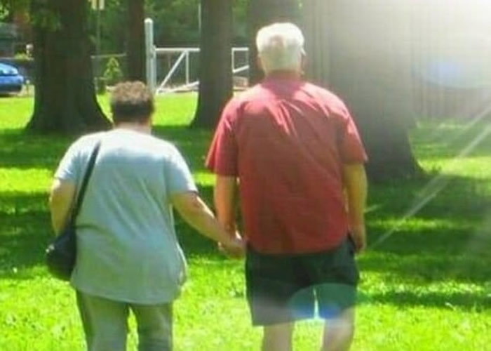 ������Ъ���ݽ��56���Ϸ򸾲���ʧȥ�Է�ǣ��һͬ����