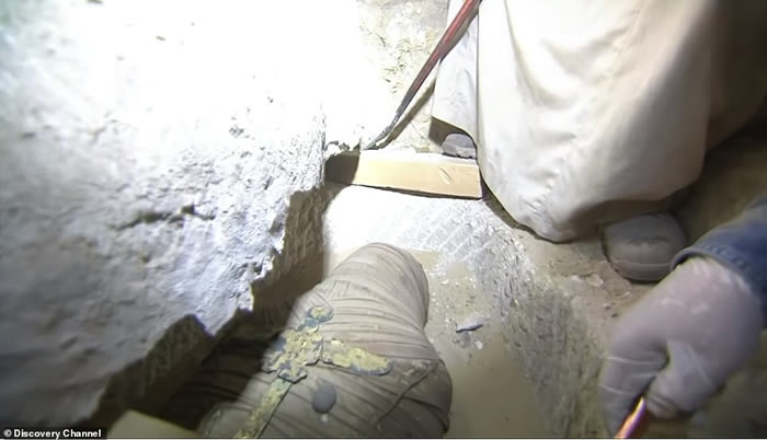 ����̽��Ƶ�����밣����Ĺ�ֳ�ֱ���������㡱 ����2500��ǰ���˾��ľ