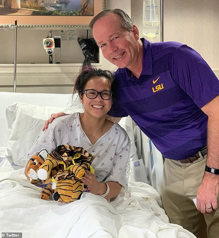 �����±���ѧŮ���ѡ������ɯ��Samantha Cerio���շ��ж�ʧ��˫�ȵ����۶�