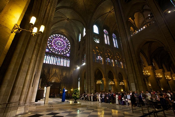 ԲɫƳɵõ崰Rose Window13ɣǾԼʥеĳ PHOTOGRAPH BY CARSTEN PETER, NAT G