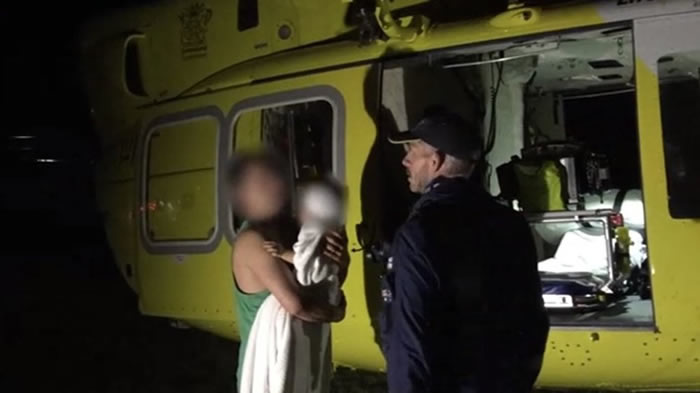 �Ĵ��������Ӵ�һȺҰ����Ӫ�ȳ��Լ�14���´�ĺ���