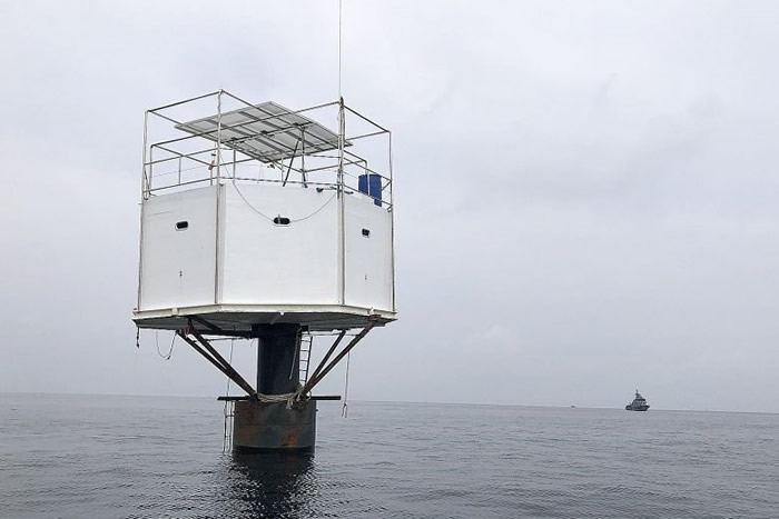 泰国海军拆除海上屋 涉侵国家主权美籍男子逃亡中