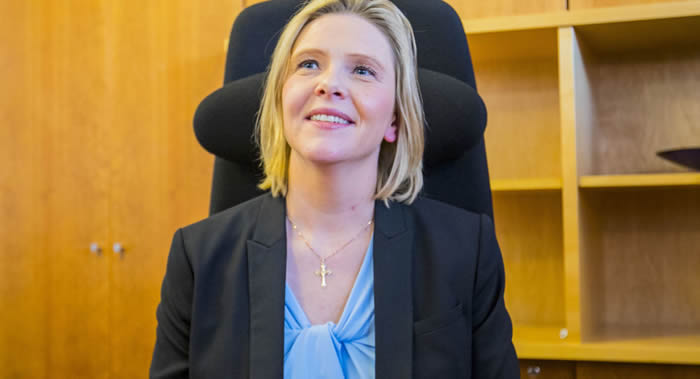 挪威卫生部长利斯陶格:人们应该被允许尽情抽烟、喝酒和吃肉