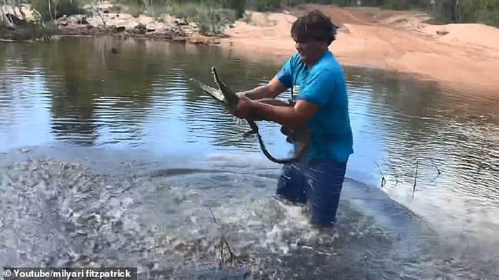 ����ԭס����ԡ����ϵĲ��Լ����� �ڱ���غ���ͽ��׽��1.5�׵�ˮ��