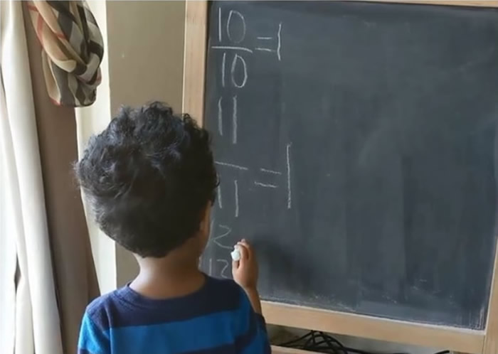 美国华盛顿州3岁神童Aiden Blasian天赋异禀 轻松完成十位数以上的加法和代数方程式