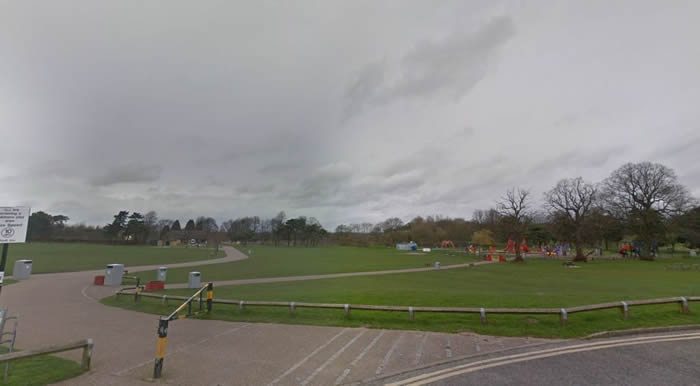 Ӣ�������ӿ����Ϲ�԰���迴����첻ˬ ����ǰһ��ץס�����ӵ�������