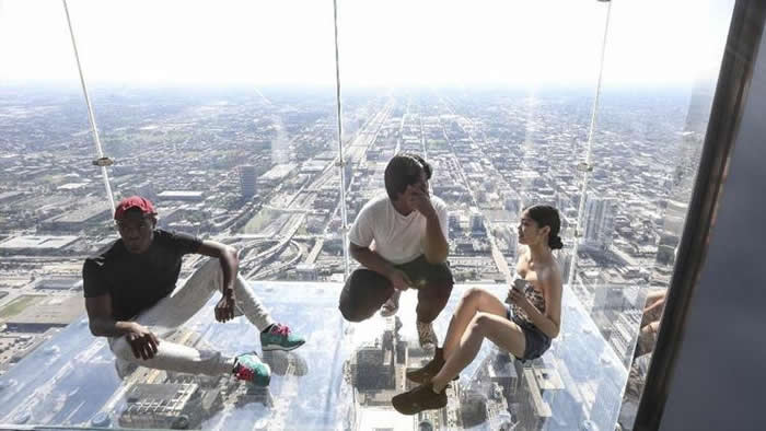 ����֥�Ӹ���߽���������˹���ã�Willis Tower���۾�̨����ͻȻ�����Ż��ο�